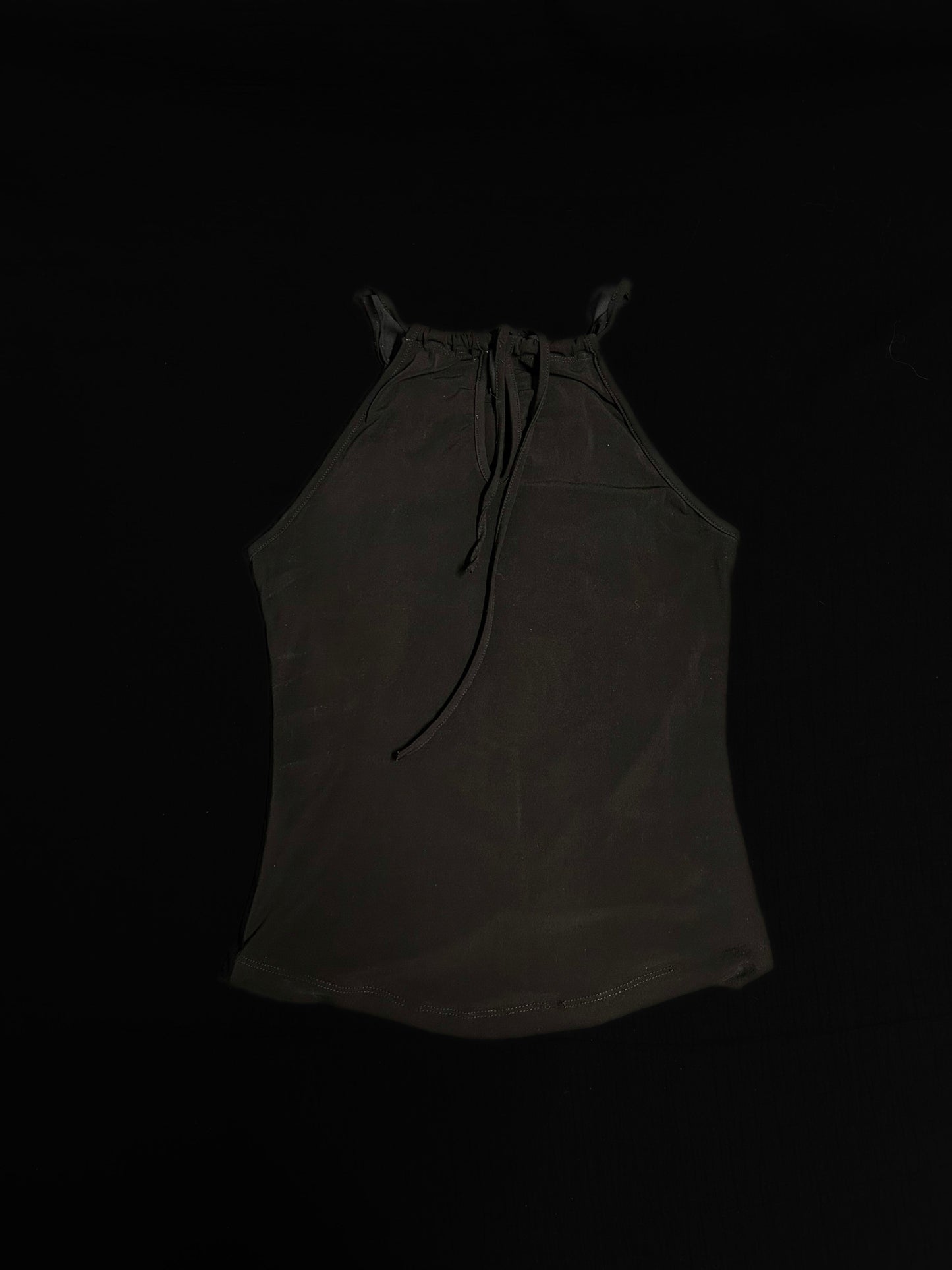 svartur spiral útsaums halter
