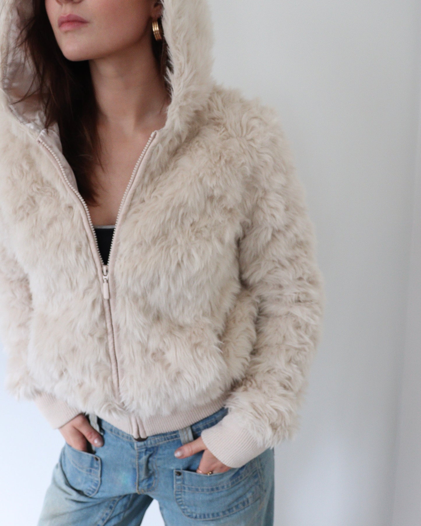 Faux fur hettupeysa