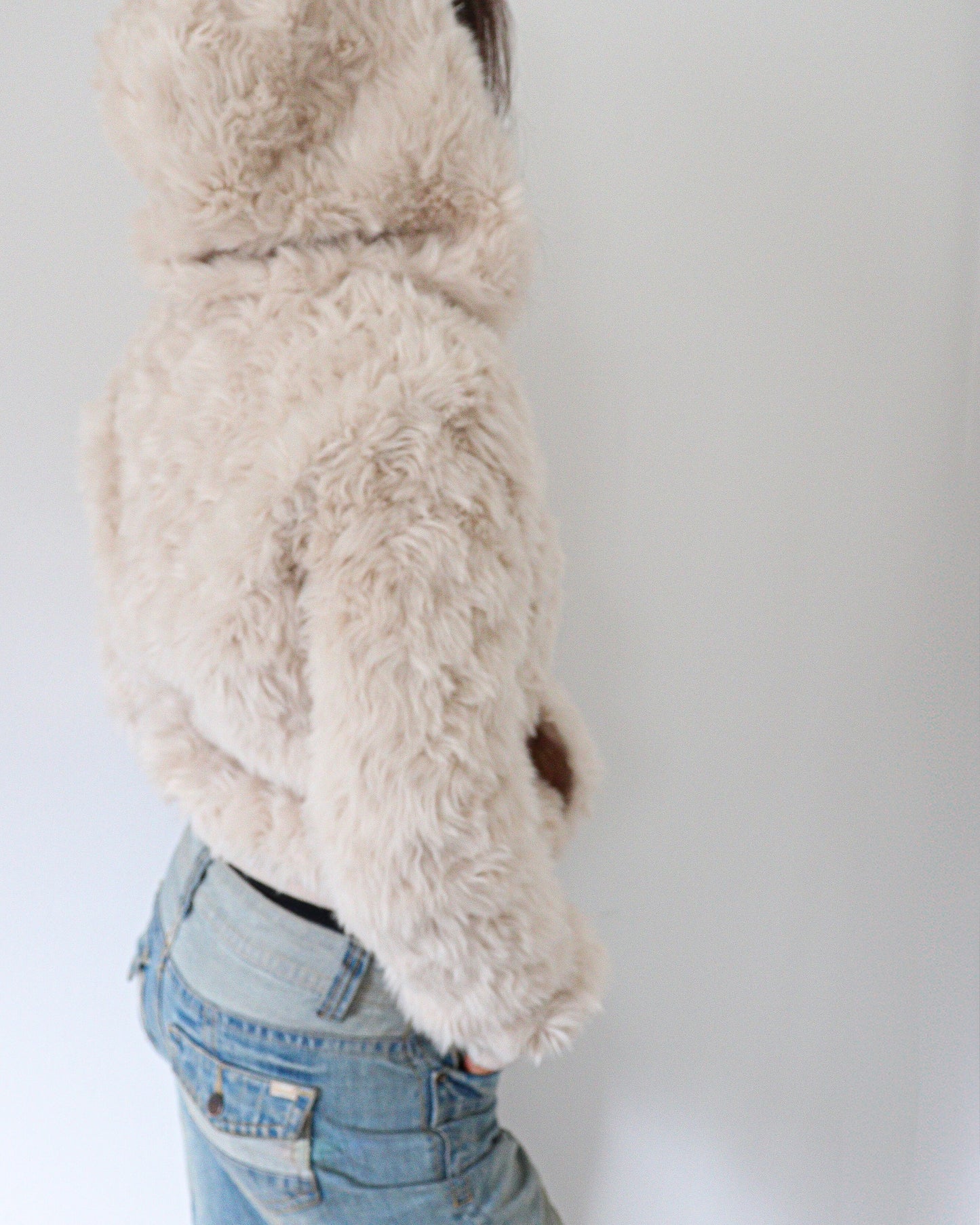 Faux fur hettupeysa